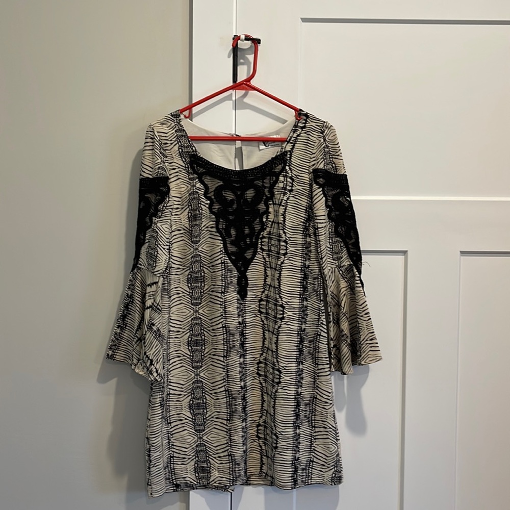 Christian Caliendo Black and Tan Bell Sleeve Dress size S